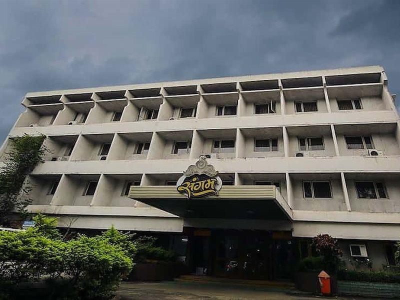 Hotel Sangam Karād Eksteriør bilde