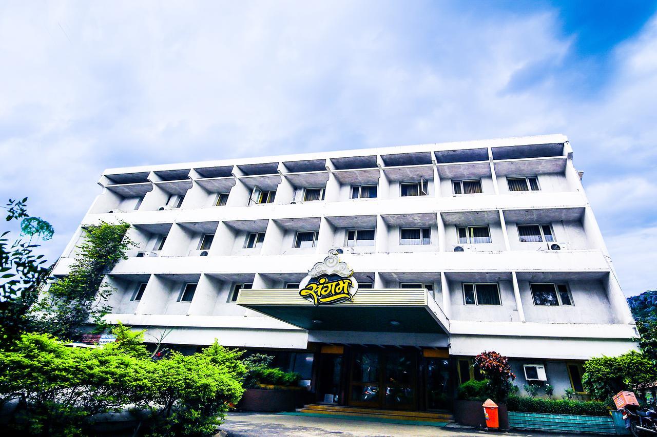 Hotel Sangam Karād Eksteriør bilde